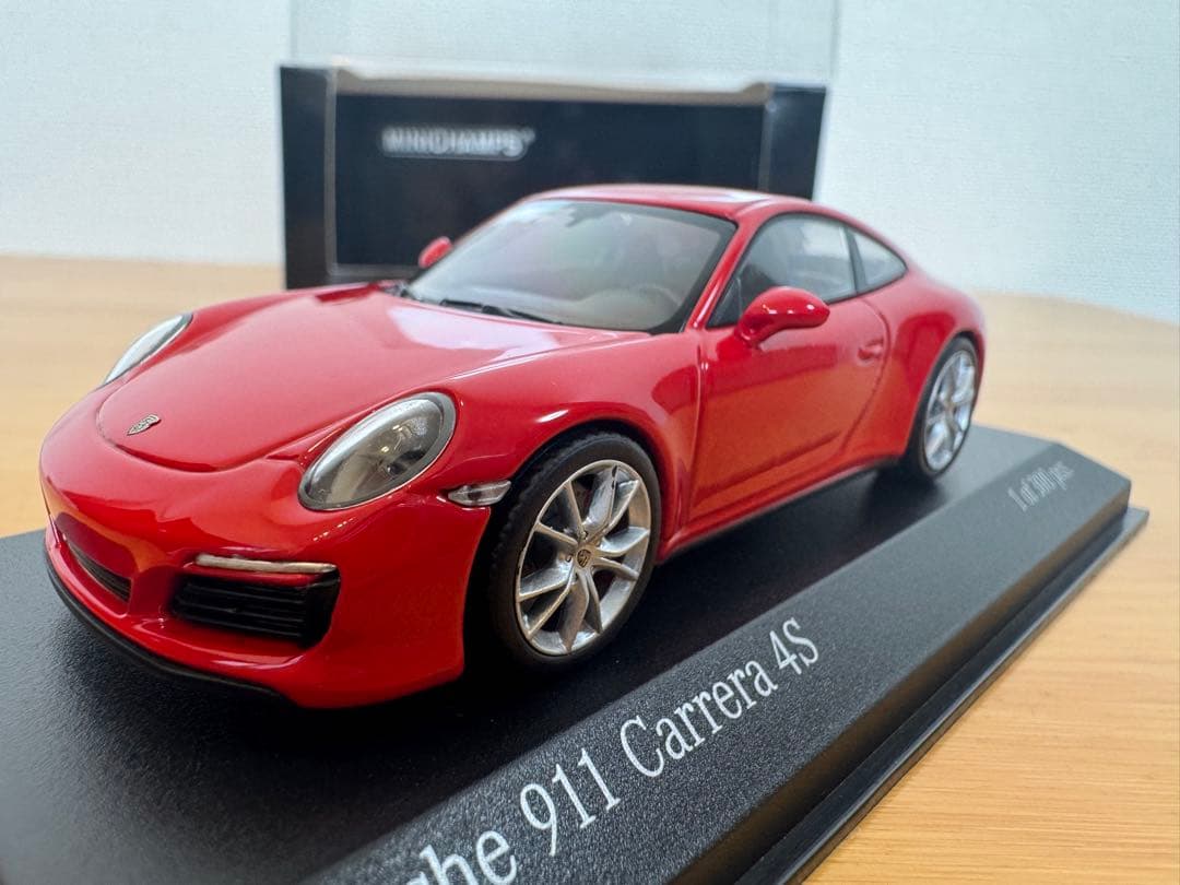 【MINICHAMPS】限定300台 Porsche 911 Carrera4S