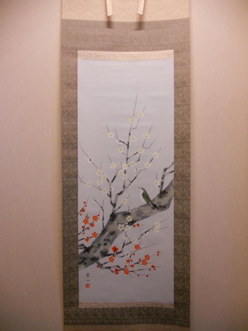 掛け軸 宗一 紅白梅に鶯 絹本 希少 軸装 茶道具 掛軸 美品 です。
