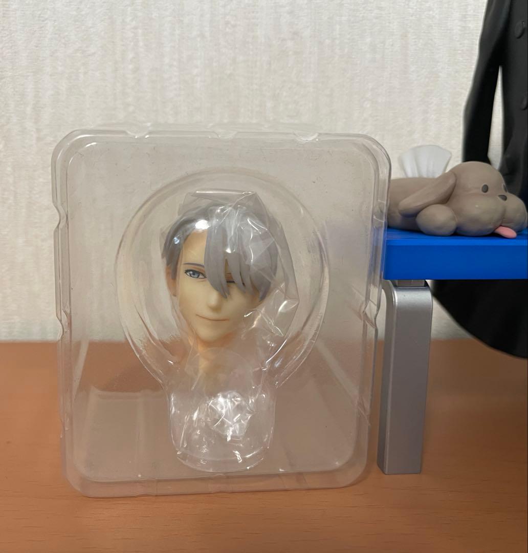 ユーリ!!! on ICE ヴィクトル・ニキフォロフ フィギュア 特典付き