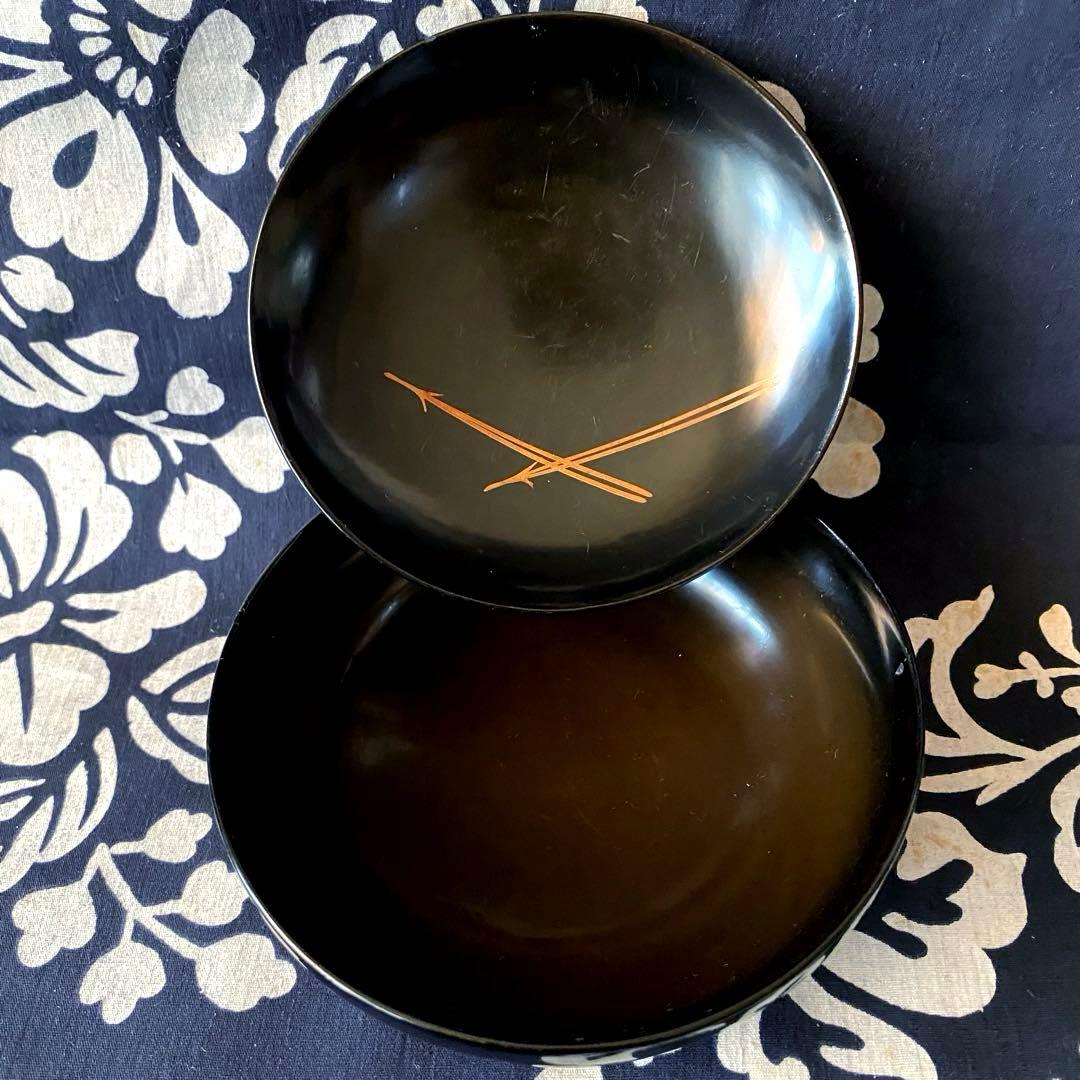 大正時代物・骨董　天然木製黒色漆器椀　金蒔絵・風景画に松葉　菓子椀・雑煮椀　三客