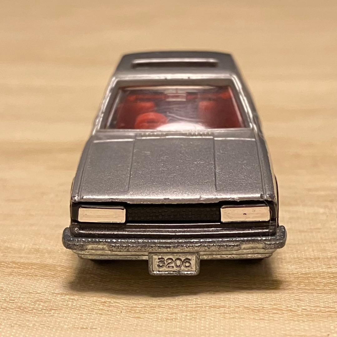 トミカ 日産 ブルーバード ターボ シルバー 2 No.17 1/64