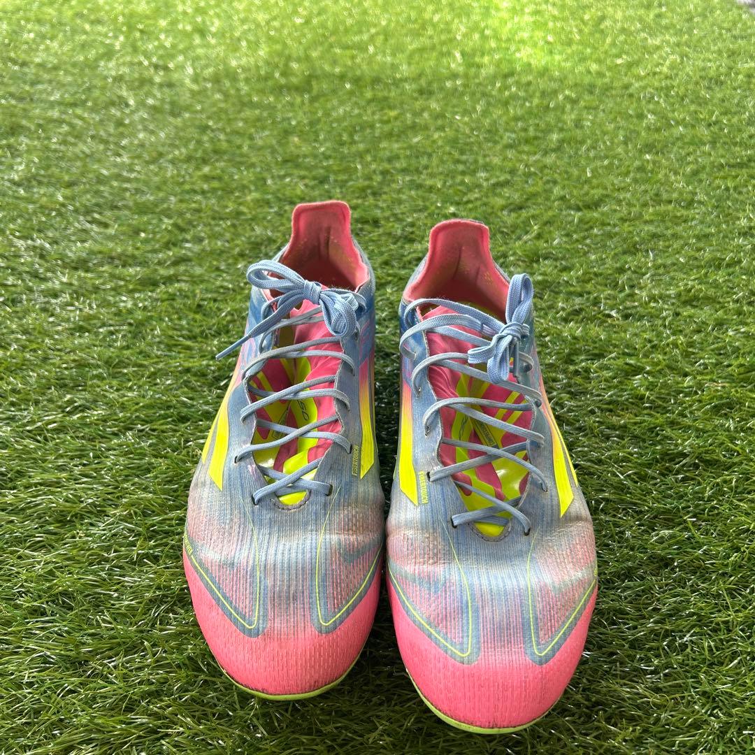 adidas PESO サッカーシューズ