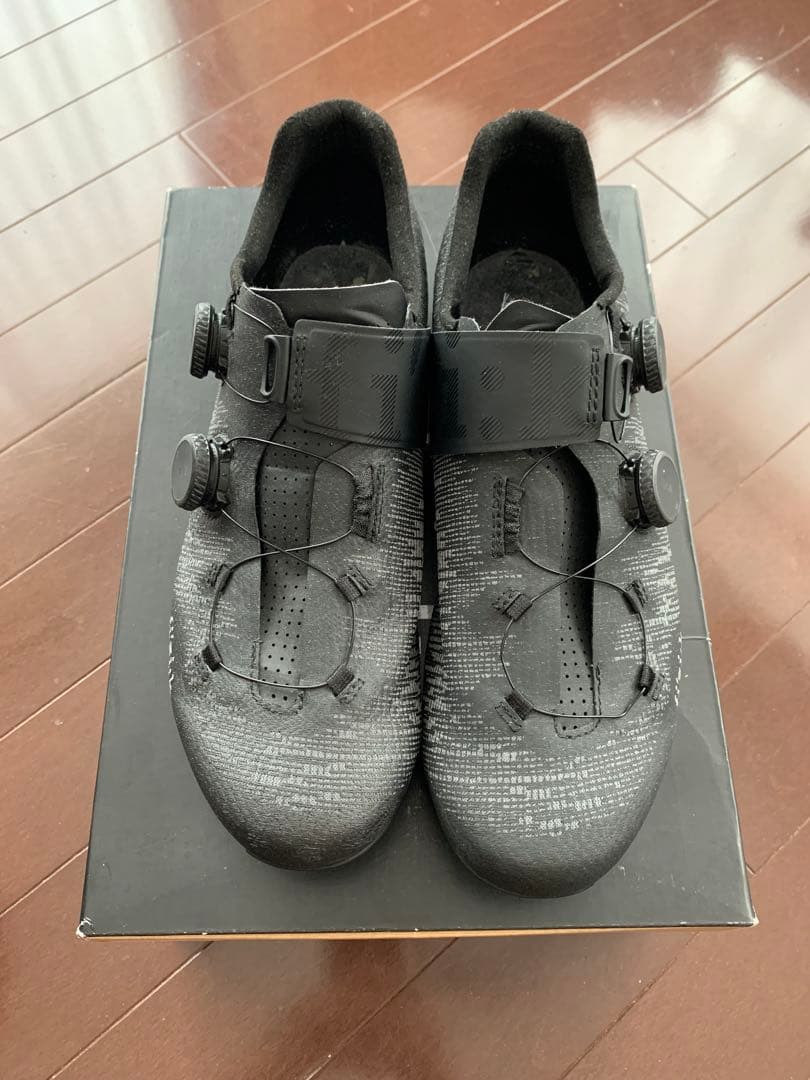 fizik Vento ブラックシューズ