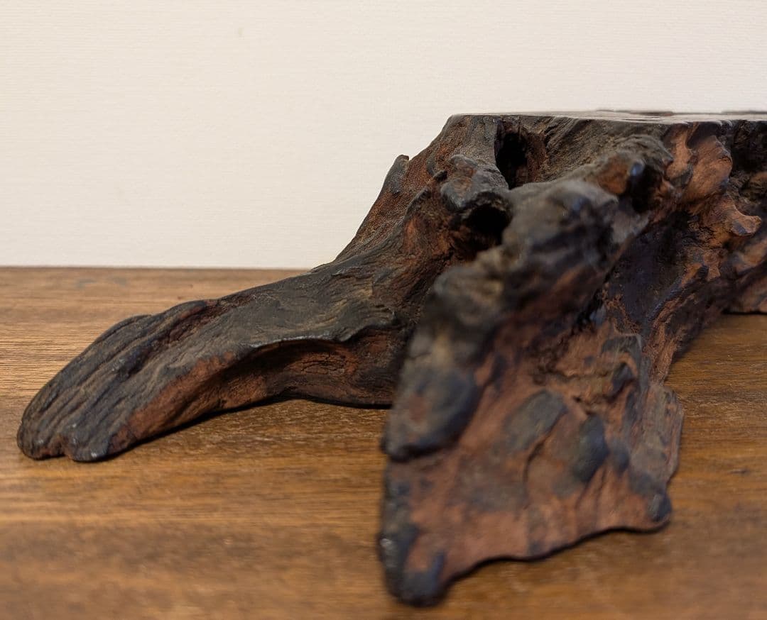 枯木　古木　木製仏像台 黒漆塗り　波濤彫刻　古美術　骨董