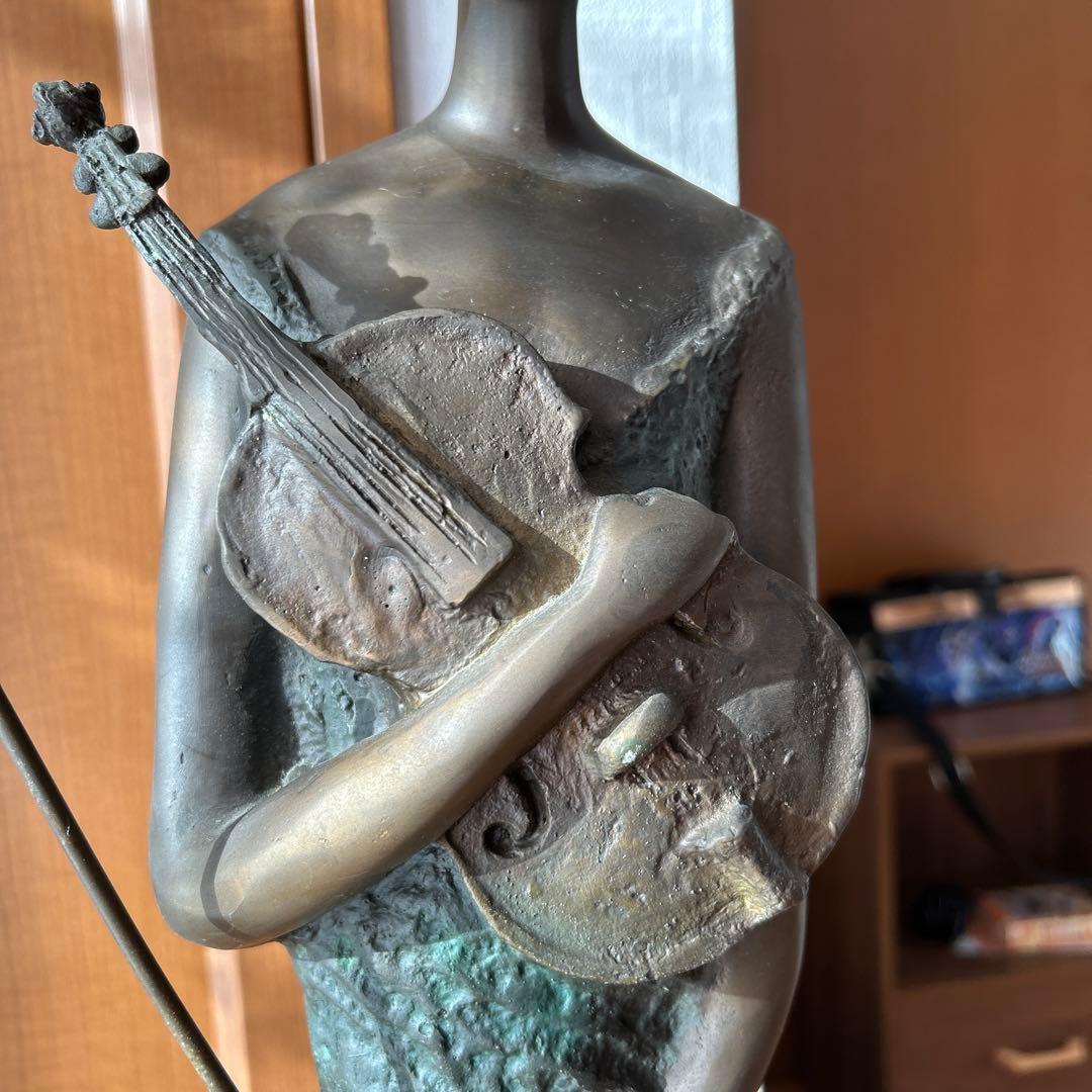 ブロンズ製女性像 バイオリンを持つ女　銅像　 彫刻　高さ1.17m