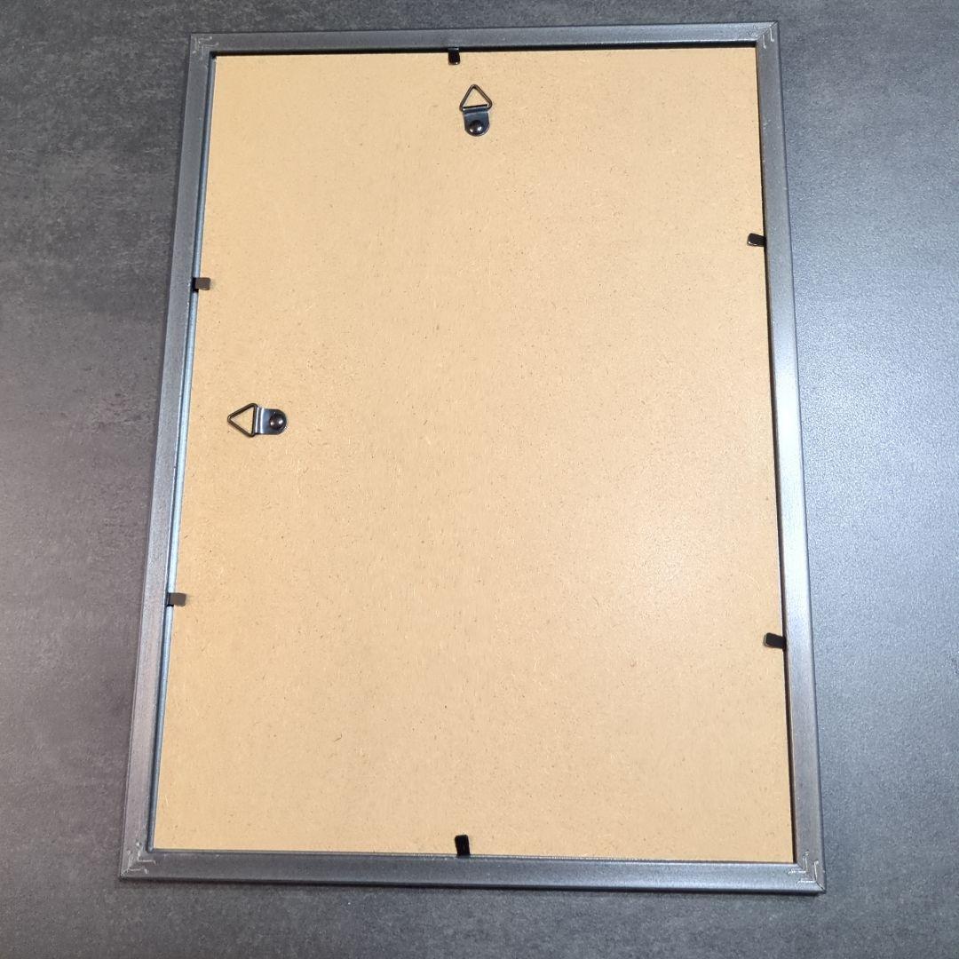 バンクシーポスターBanksy poster「逆立ちする女性」