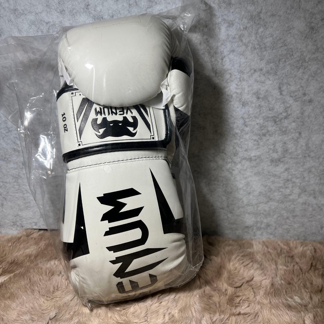 新品　Venum Elite ボクシンググローブ