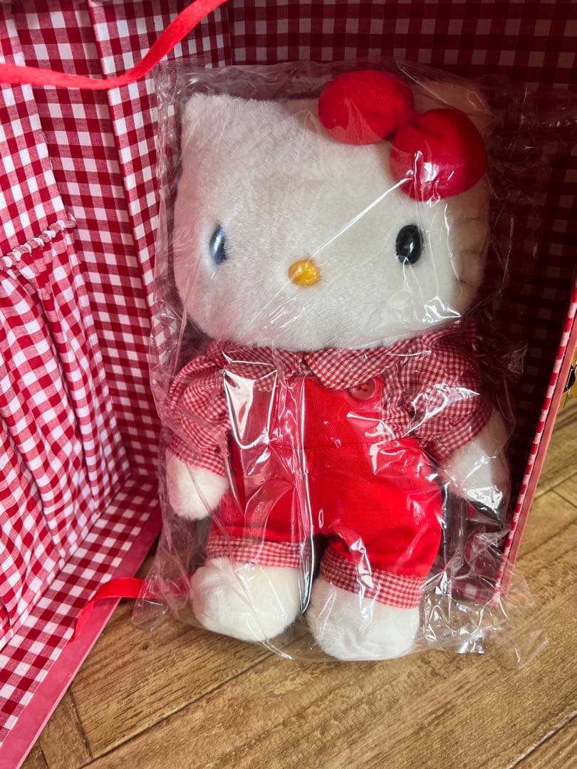 ハローキティ シリアルナンバー入りBOX付きぬいぐるみ