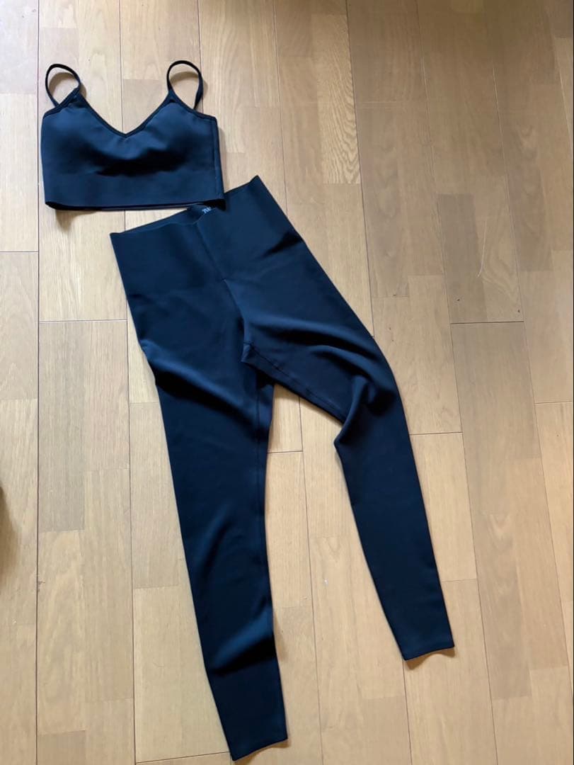 亘つぐみ TW ヨガウエアブラトップとレギンスセットMN558
