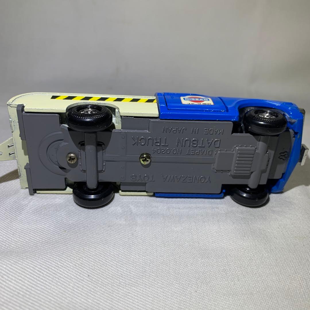 ダイヤペット日産ダツトサンクレーン車