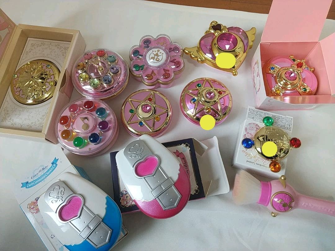 プリキュア　おジャ魔女どれみ　カードキャプターさくら　セーラームーン　コスメ