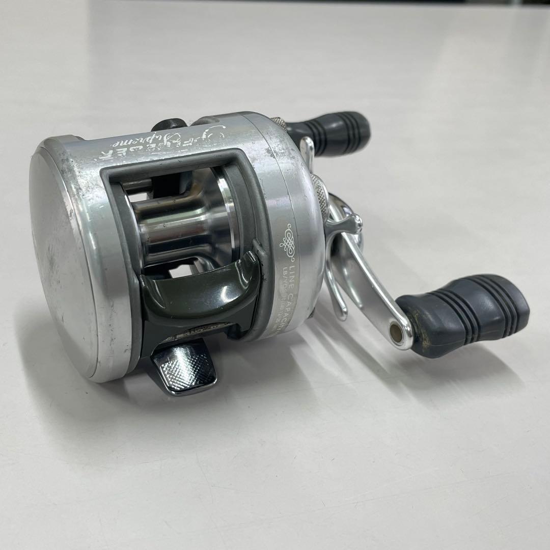 リール PFLUEGER SUPREME 1-3BBH