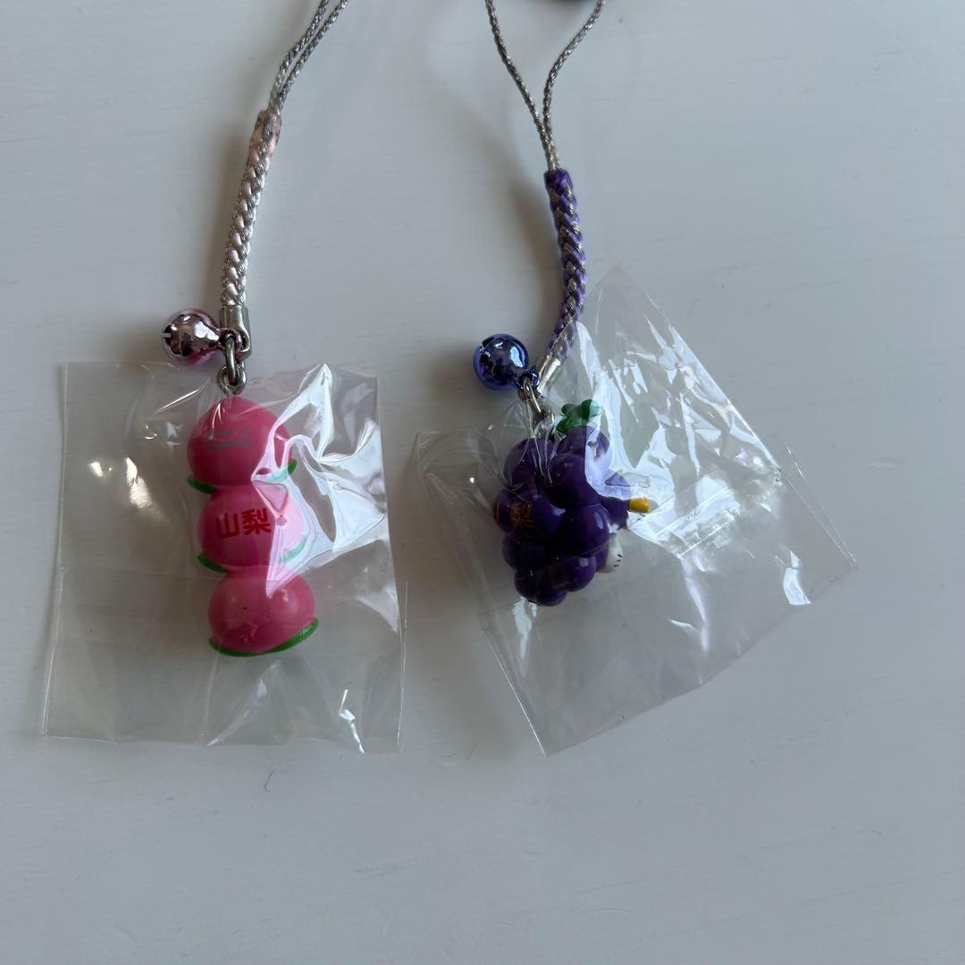 ご当地キティ　ハローキティ ストラップ　山梨限定　巨峰　もも　レア　三兄弟