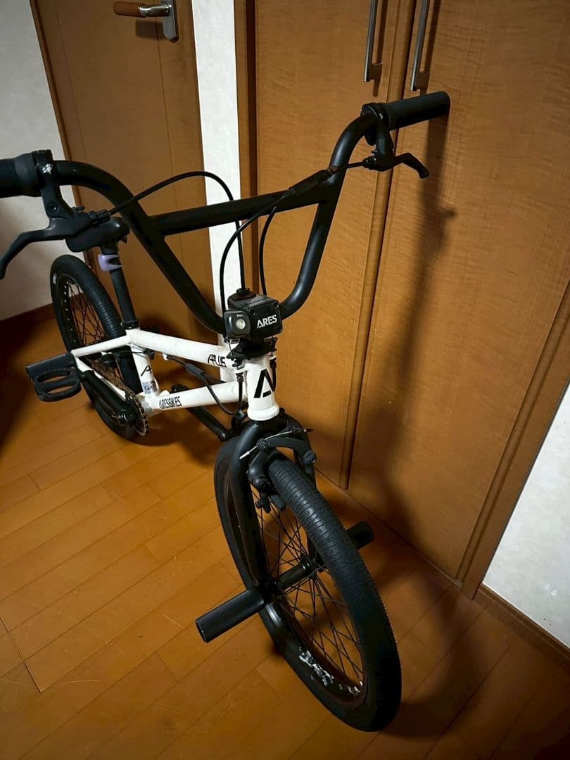 アーレスバイク AERIS BMX ホワイト(直接受け取りに来られる方限定)
