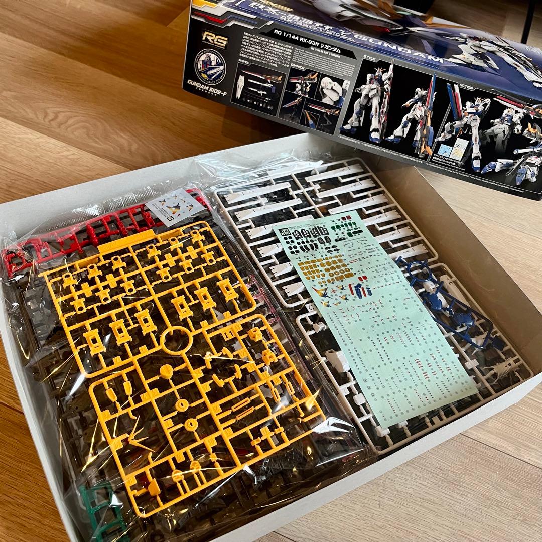 ららぽーと福岡限定 SIDE-F RG ff νガンダム サザビー 台座　セット