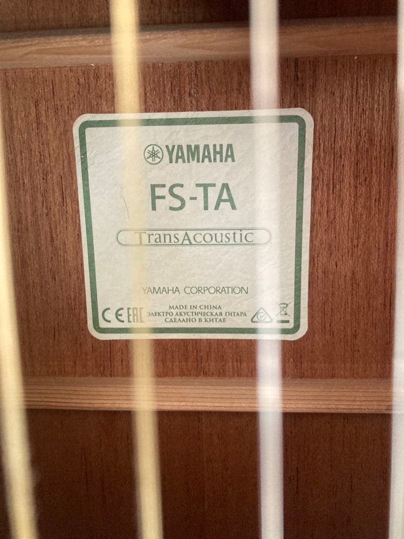 FS−TA ￼ヤマハ　トランスアコースティックギター　エレアコ