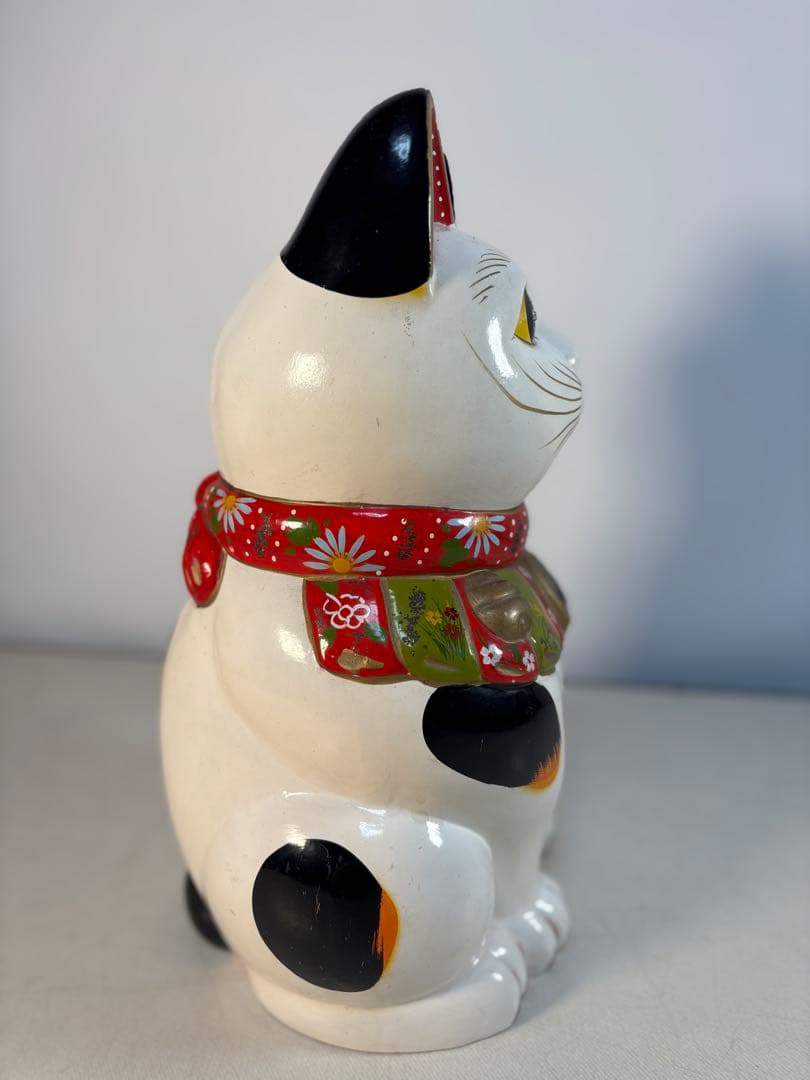 招き猫 多治見 郷土玩具 豪華前垂れ 骨董 アンティーク 縁起物 猫 置物