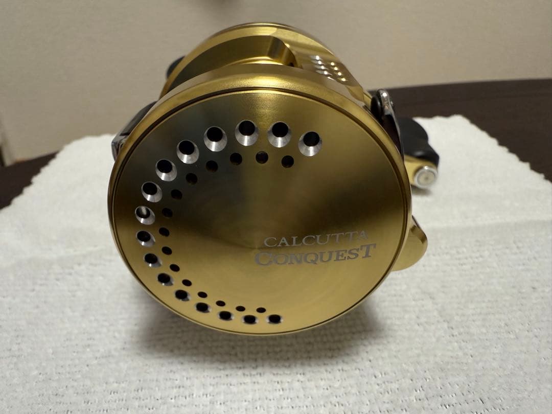 シマノ　18カルカッタコンクエスト301 左巻き