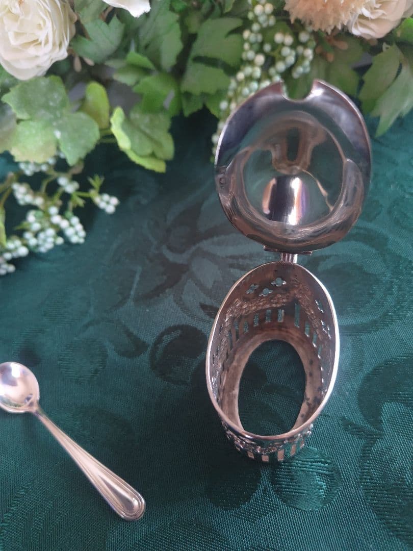 純銀　リボンとガーランドのマスタードポット（スプーン付き）