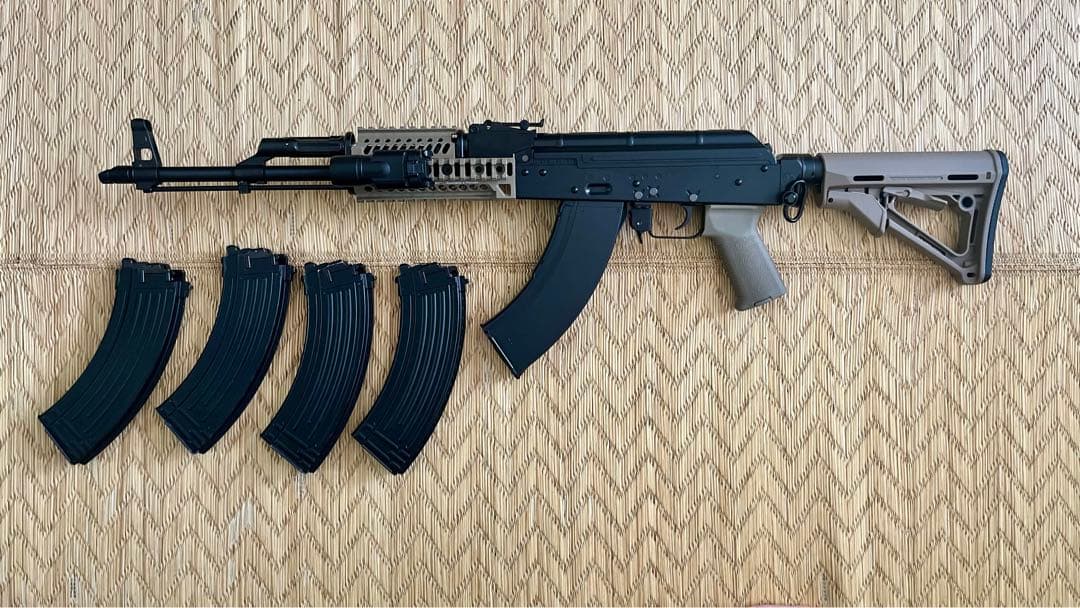 東京マルイ AKM ガスブローバックモデル 予備マガジン4本付き 近代化カスタム