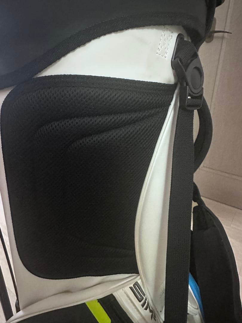 TaylorMade SIM2 キャディバッグ ホワイト/ブラック/ブルー