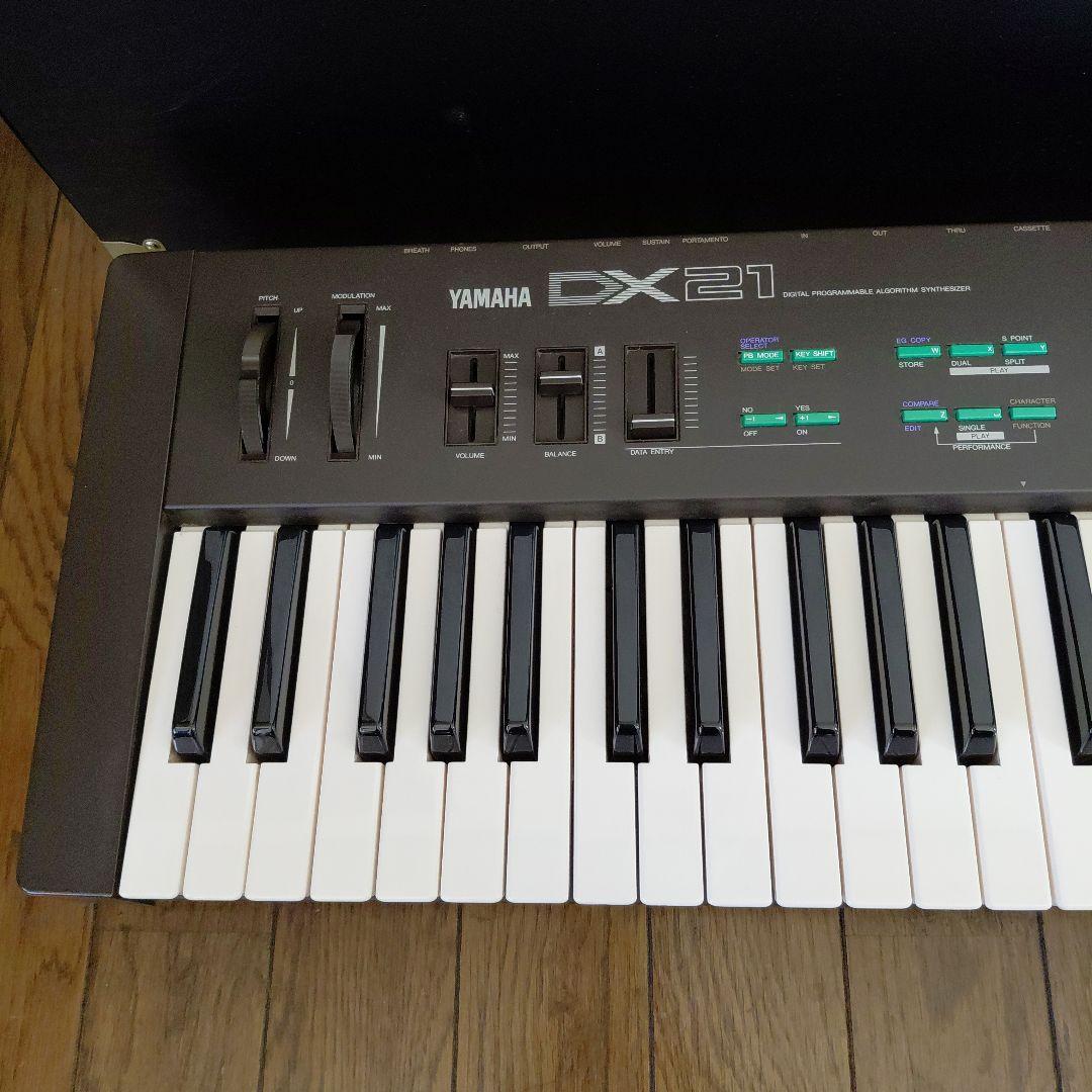 YAMAHA DX21 シンセサイザー　純正ケース付き