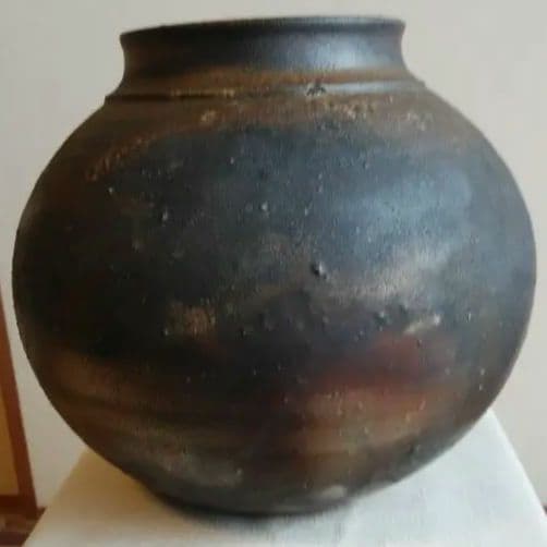 岡山県無形文化財保持者の松井興之(ともゆき)氏の備前大壺です