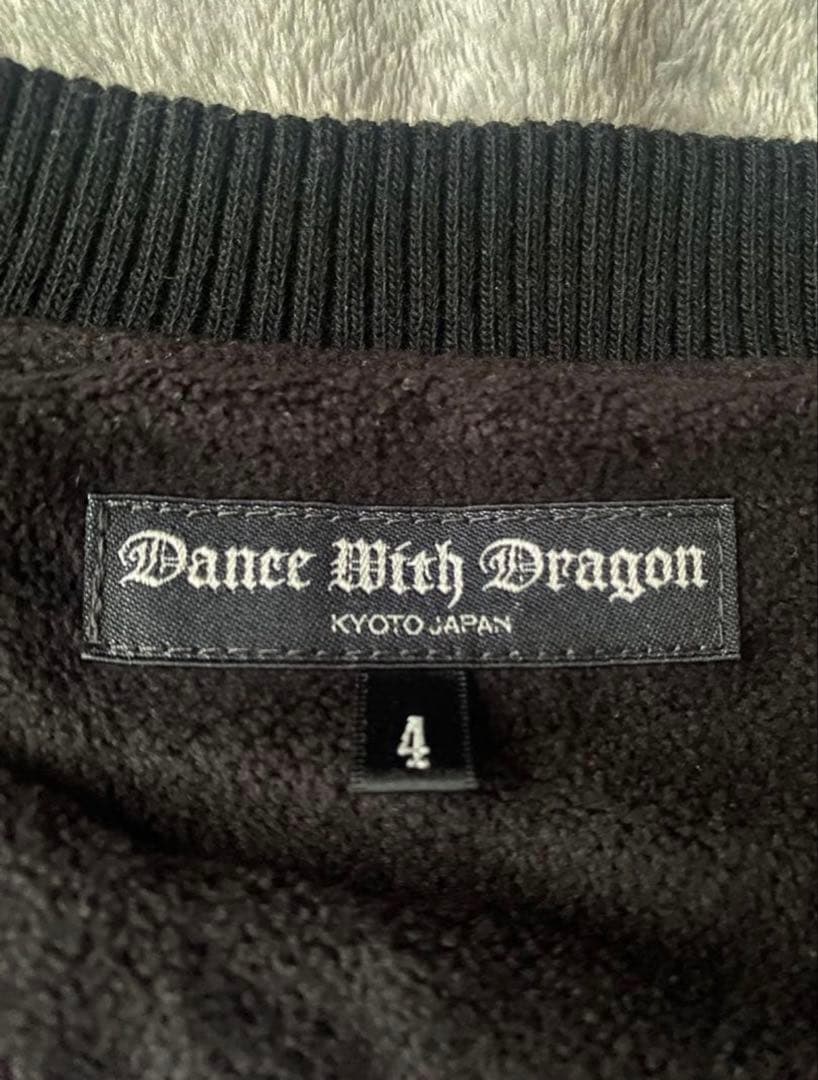 ダンスウィズドラゴン★ゴルフウェア★プルオーバー★ゴールド×ブラック★サイズ4