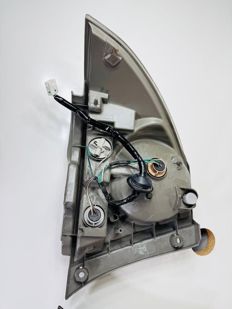 トヨタ　アルテッツァ　純正テールランプ　右左セット