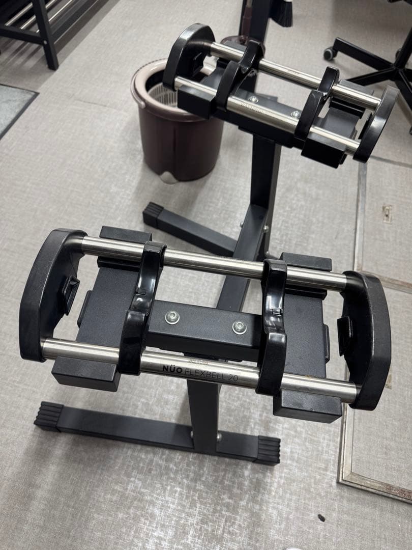 可変式ダンベル フレックスベル　スタンド付き ブラック　4キロ刻み