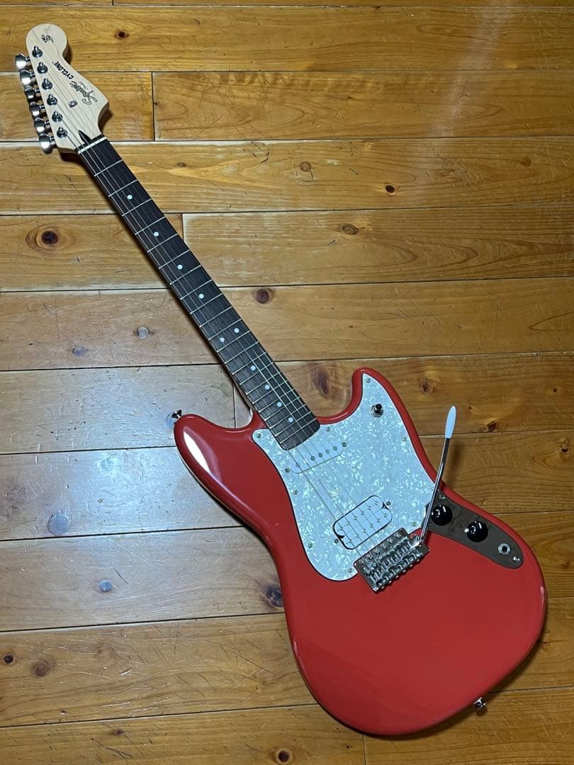 美品 Squier スクワイヤ サイクロン CYCLONE /ミディアムスケール