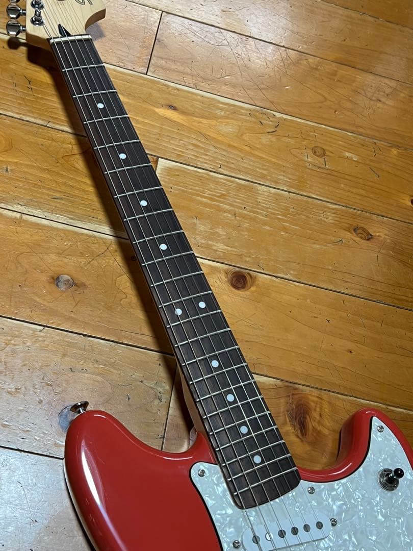 美品 Squier スクワイヤ サイクロン CYCLONE /ミディアムスケール