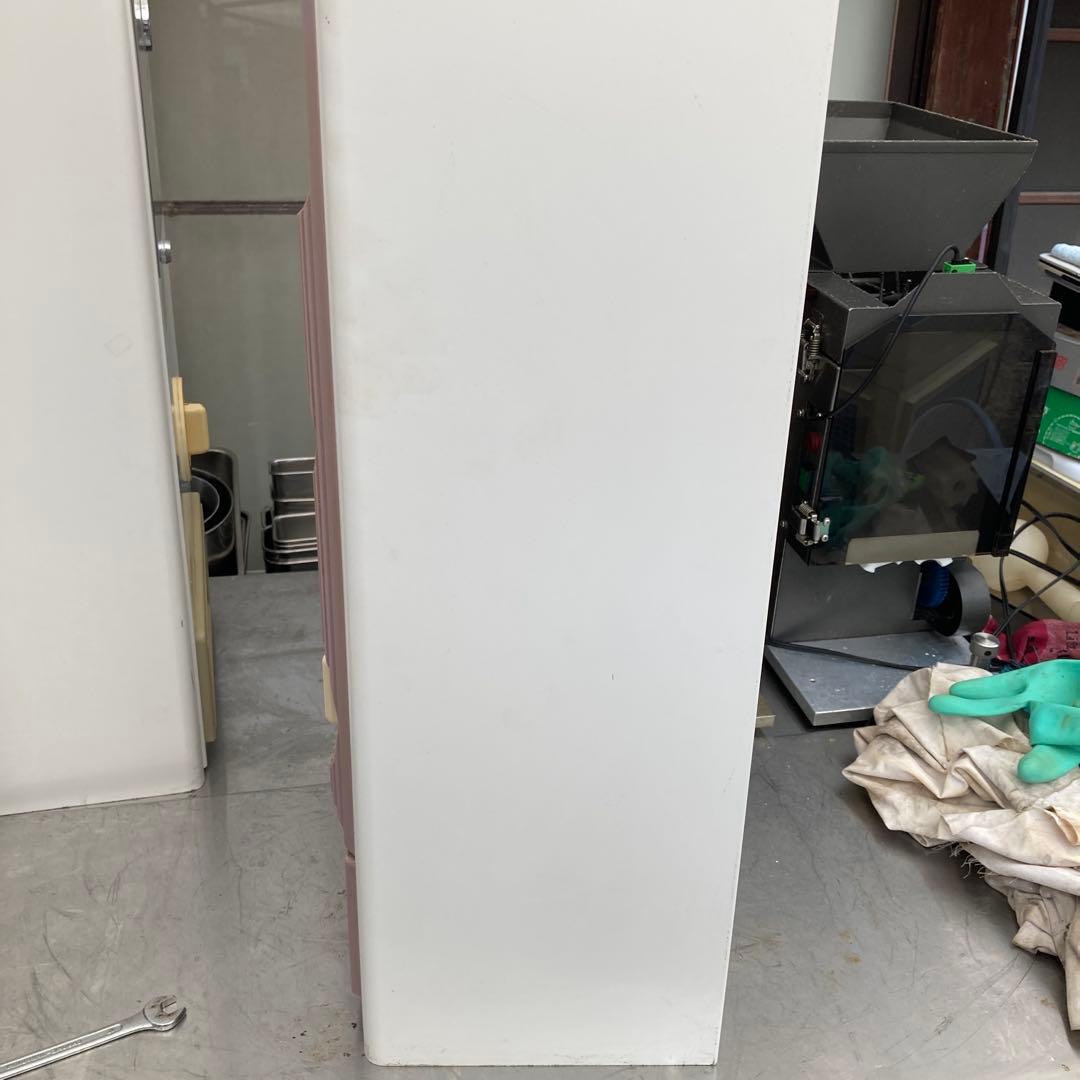 ガチャ機　カードガチャ　手動式自動販売機　鍵新品