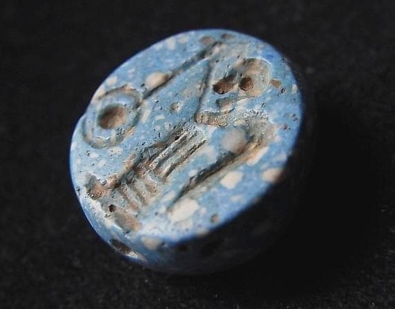 ★E1402★ 古代石 (219) 有翼神　アミュレット印章　精霊　焼成物