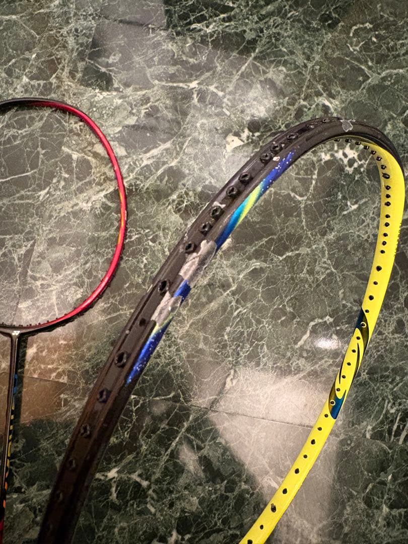 アストロクス77 黄 赤 2本 ラケット