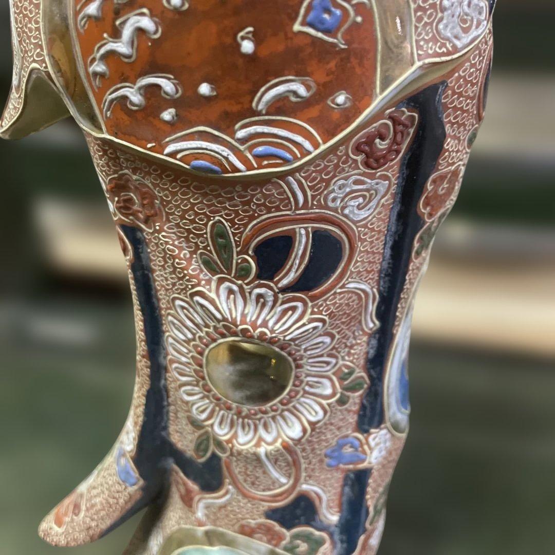 石川県九谷焼観音像　装飾的な陶器の女性像　日本美術　日本伝統工芸品