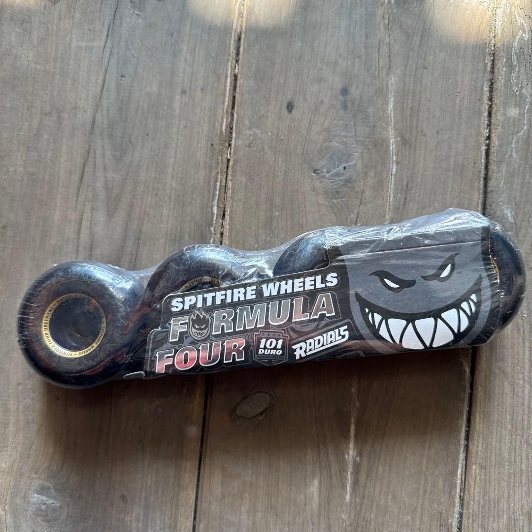 SPITFIRE フォーマル4ラディアル58mm101aウィール 4個セット