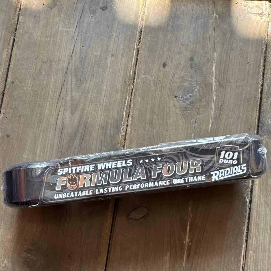 SPITFIRE フォーマル4ラディアル58mm101aウィール 4個セット