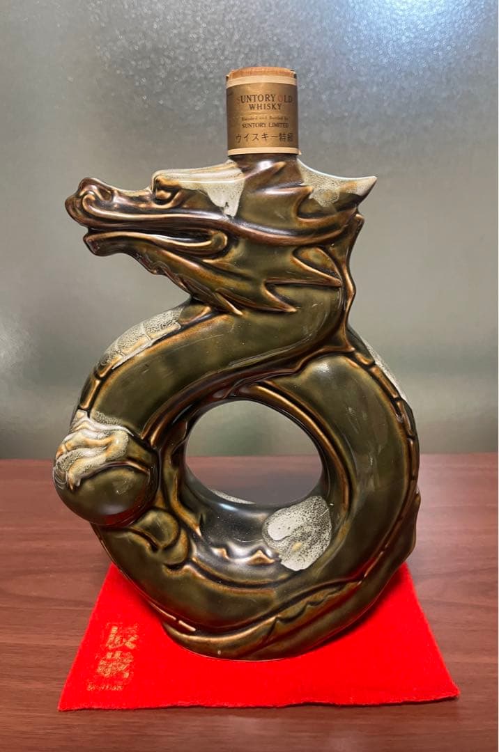 未開栓 特級 Suntory サントリー オールドウィスキー 干支ボトル 辰 龍