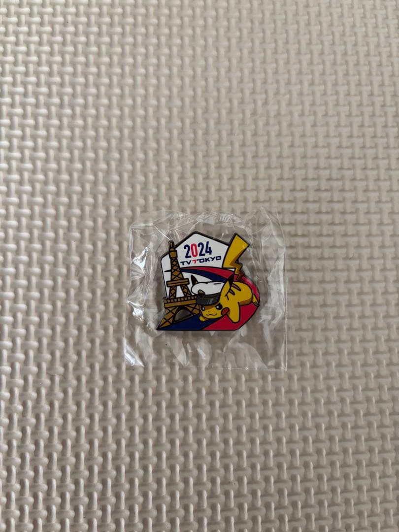 非売品新品　パリオリンピック　ピカチュウピンバッジ