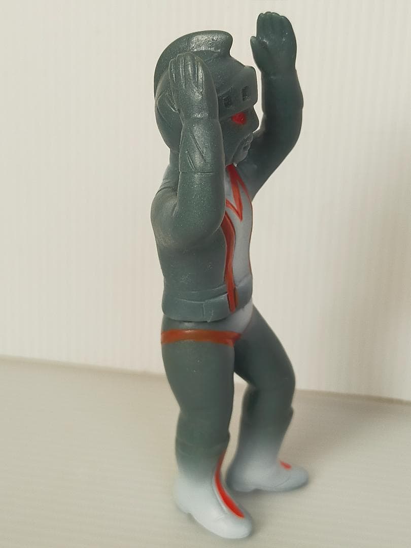 タカトク　シルバー仮面　１１ｃｍ　ミニソフビ　当時物