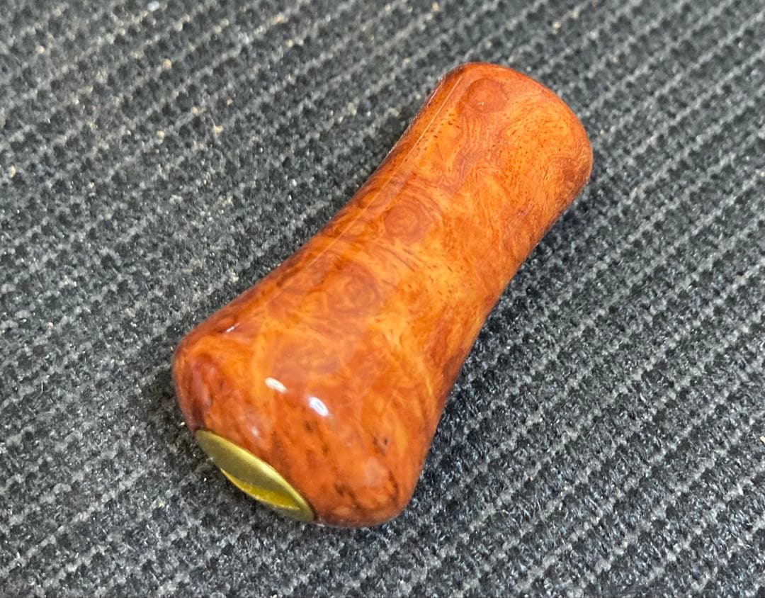 わたらせ樹脂工房製花梨瘤葡萄杢　丸型　シマノ用