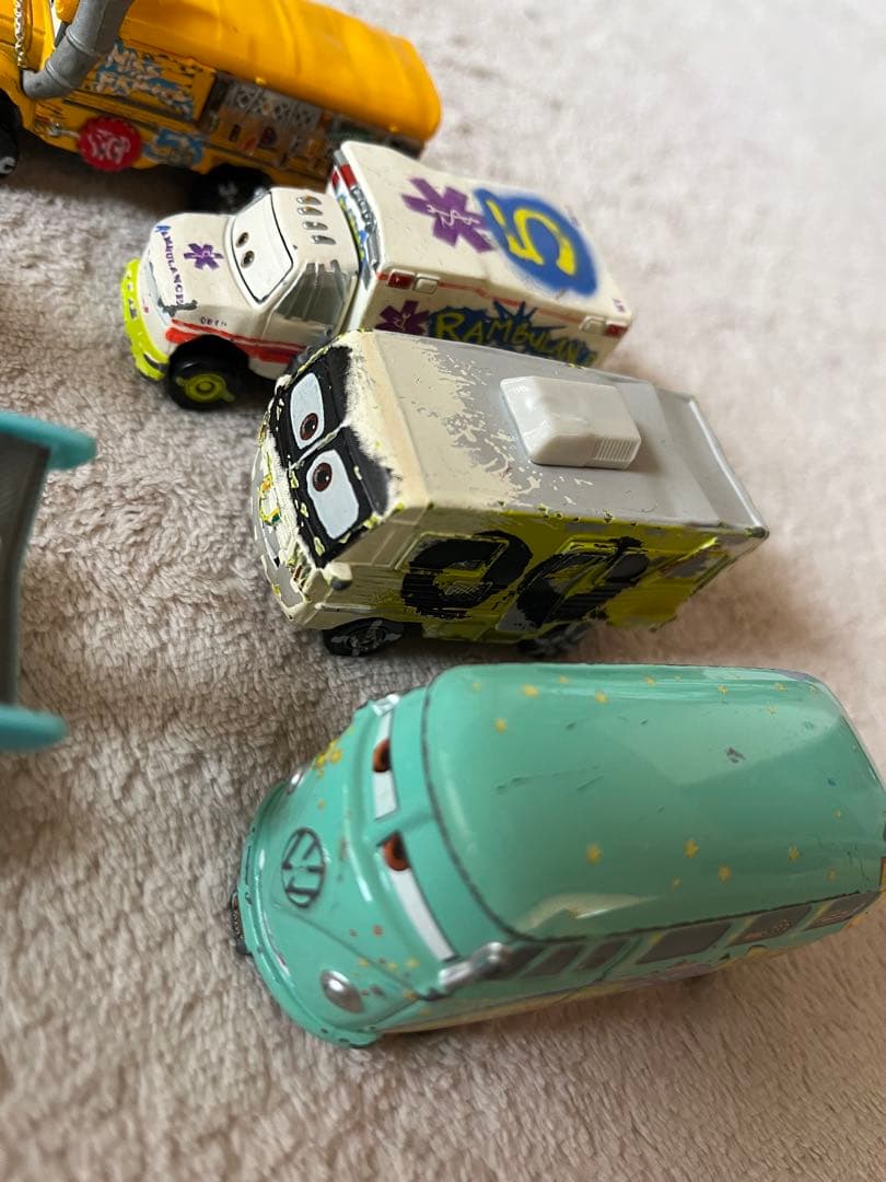まとめ売り 計18台　カーズトミカ17台　マテル　ミニミニカーズ1台　廃盤　レア