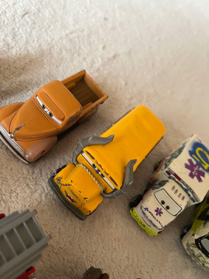 まとめ売り 計18台　カーズトミカ17台　マテル　ミニミニカーズ1台　廃盤　レア