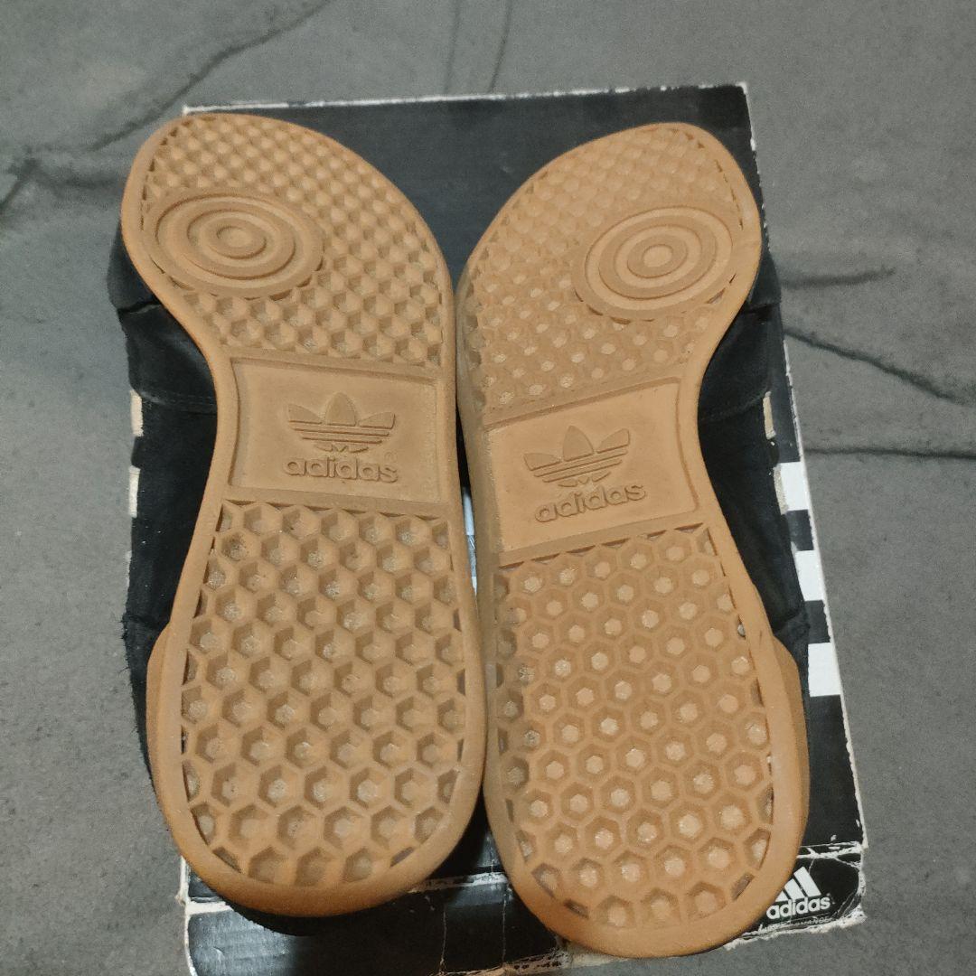 adidas サッカーシューズ 黒/白