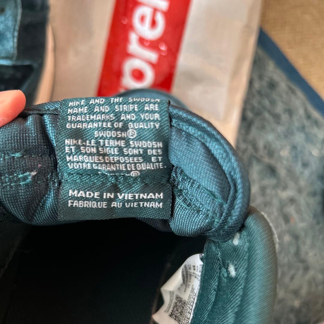 Nike ダークグリーン スニーカー