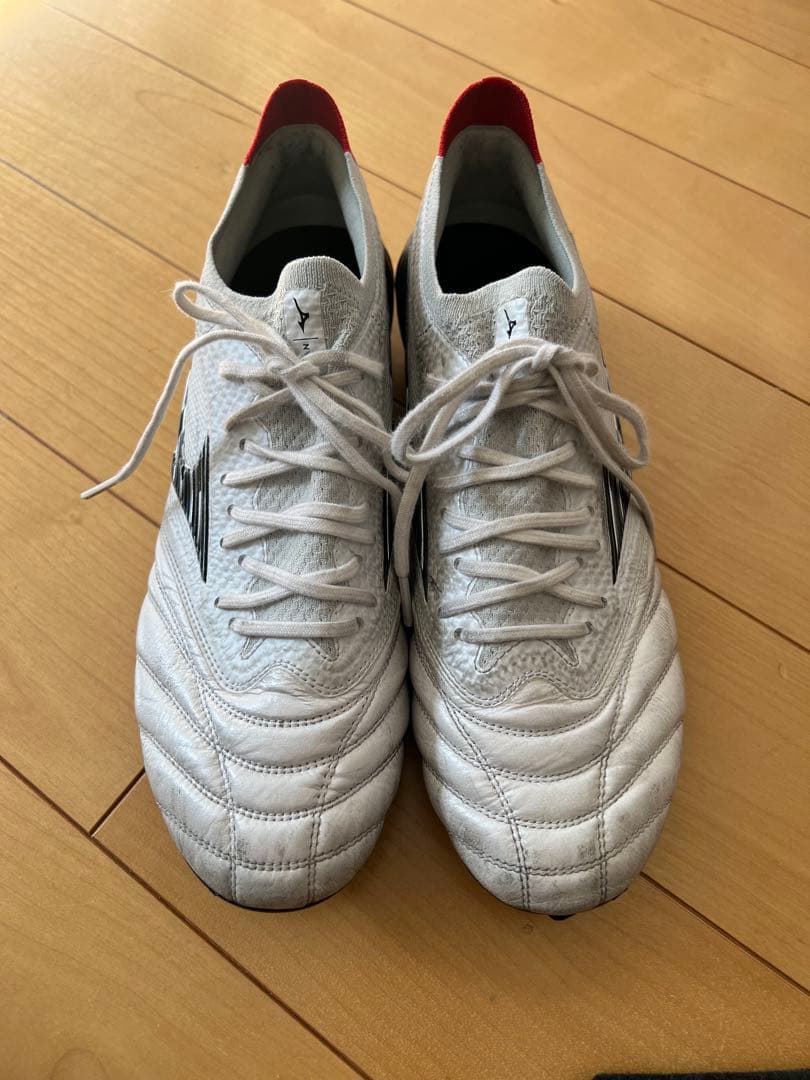 【最終お値下げ】モレリアネオ4ベータジャパン　ホワイト スパイクシューズ