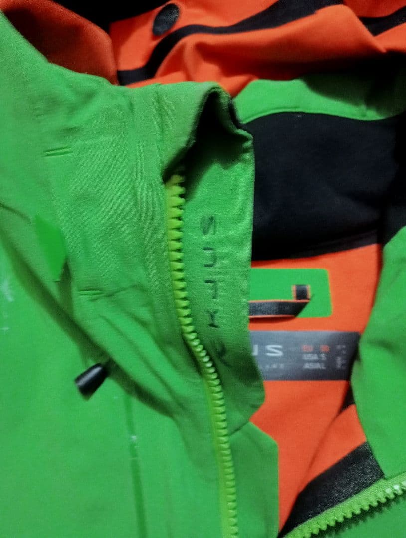 KJUS スキーウェア　50　上下セット　パンツ難あり