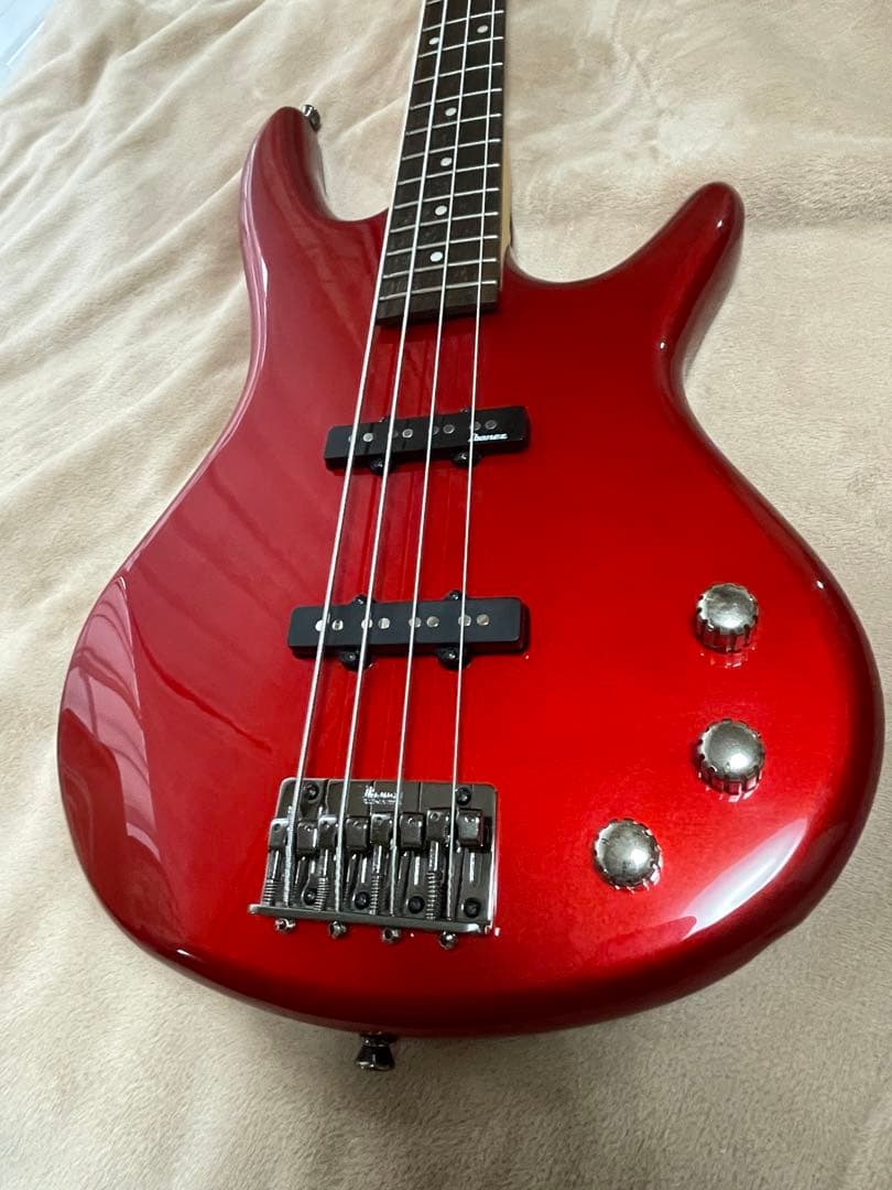 エレクトリックベース　アイバニーズGio 新品弦に交換済み。