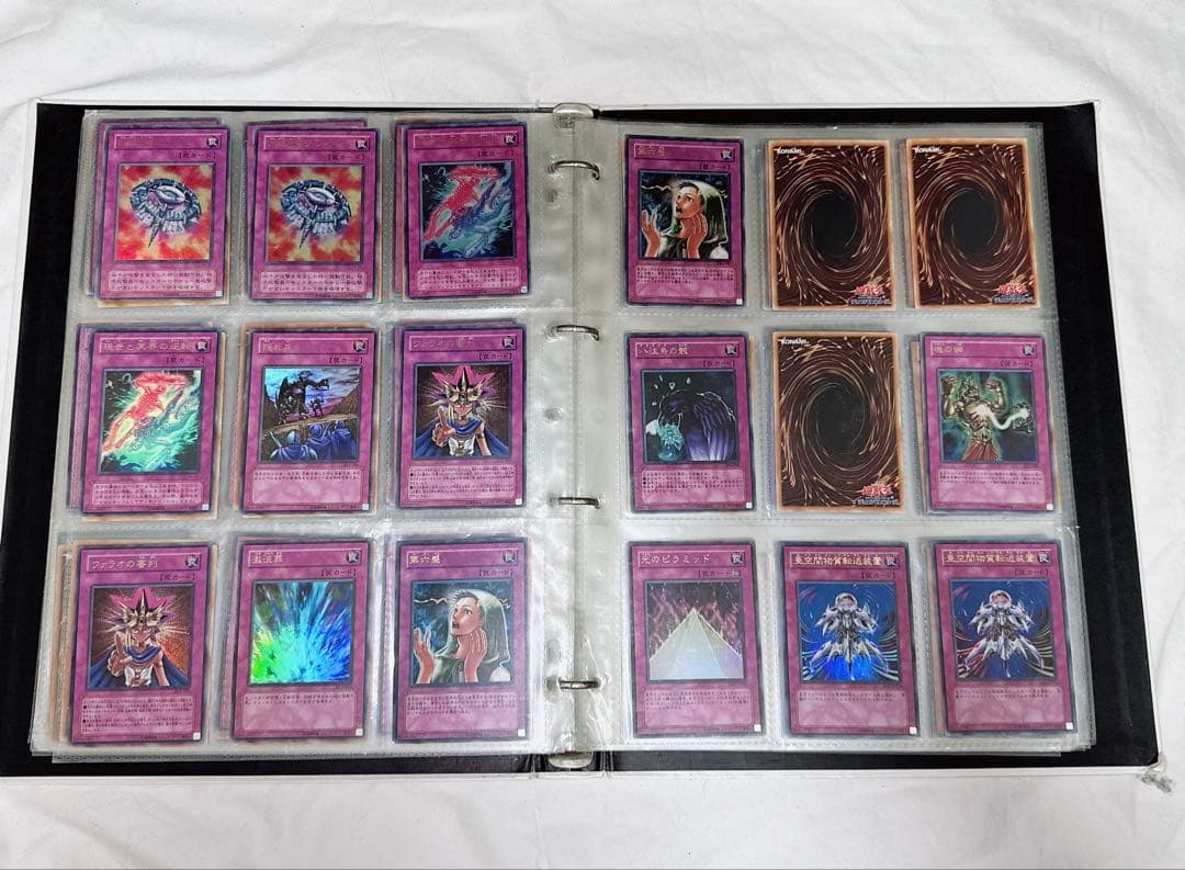 遊戯王　ファイル付き　キラカード大量